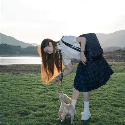 它在身后